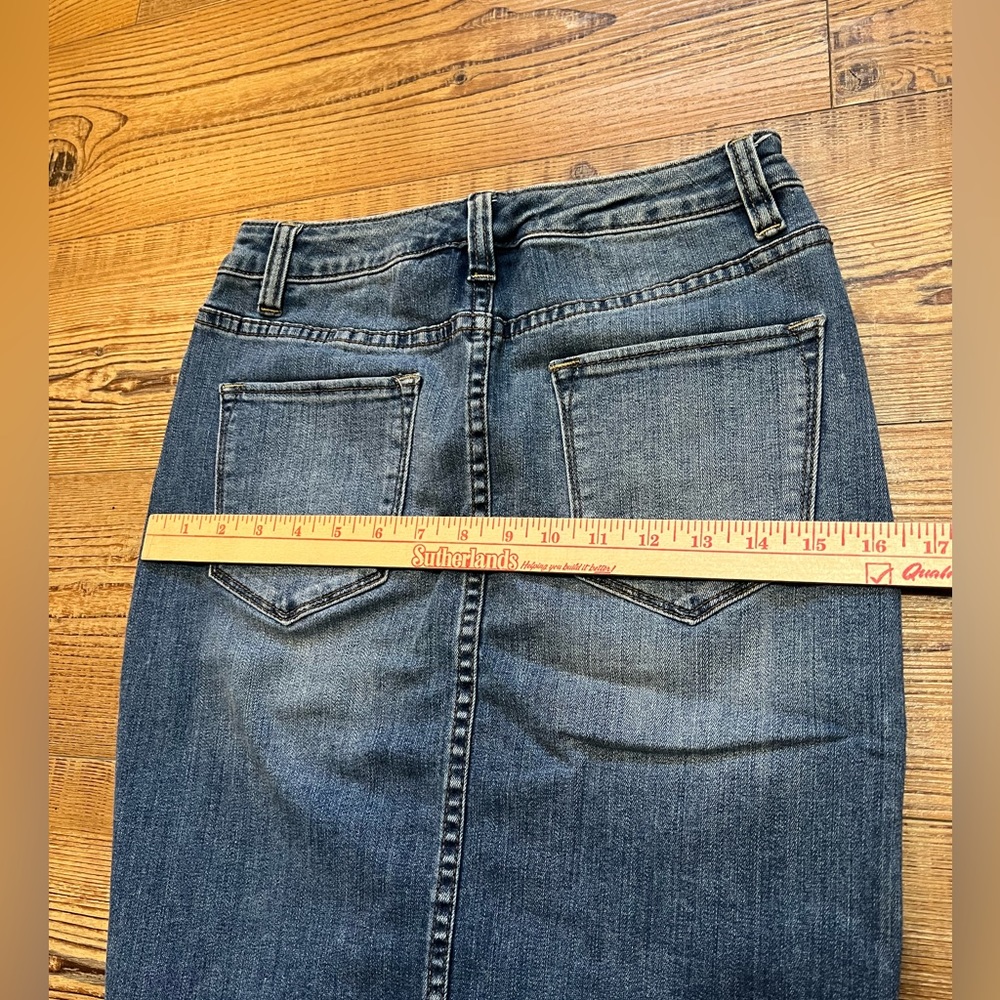 The limited Denim Skirt - Picture 4 of 7